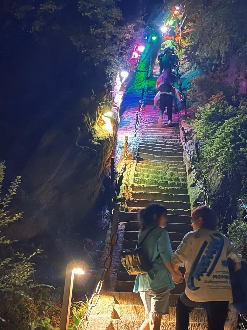 夜华山旅游攻略（夜游华山旅游攻略）